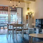 Apartmán Charme Piscine Terrasse *